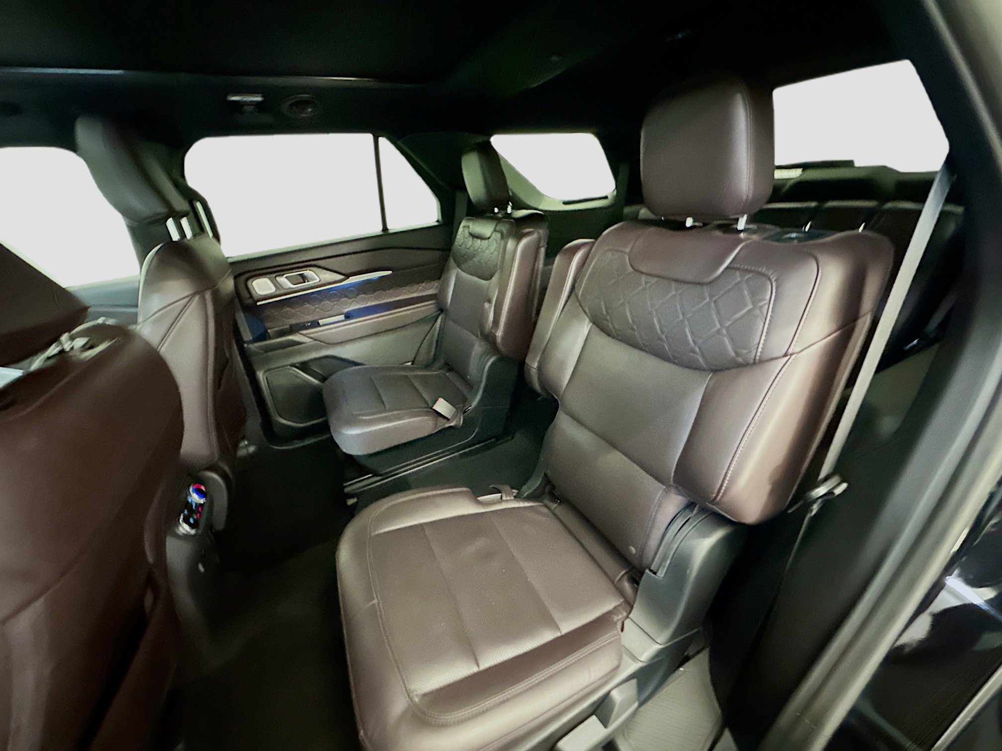 Used 2025 Ford Explorer Platinum w/ LUX Leather Package image 30