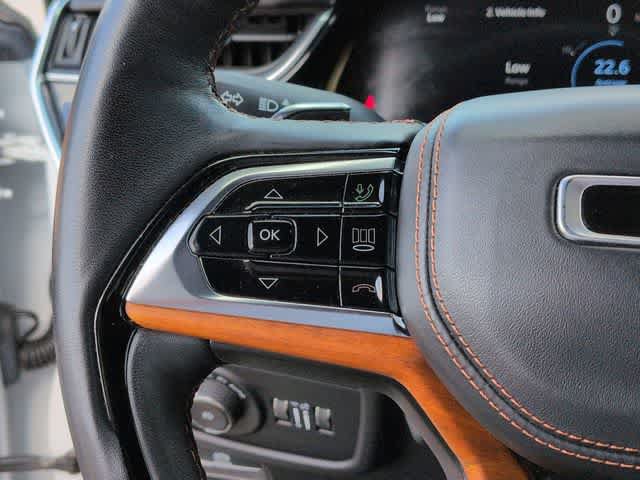 Used 2023 Jeep Grand Cherokee Summit AWD/4WD image 25