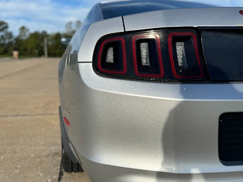 Used 2014 Ford Mustang Coupe w/ V6 Performance Package image 9