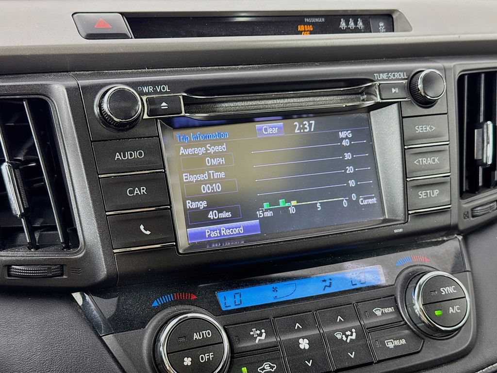 Used 2018 Toyota RAV4 XLE AWD/4WD image 35