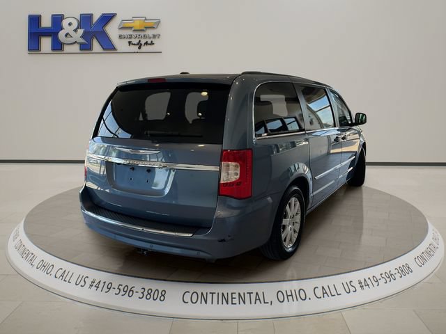 Used 2011 Chrysler Town & Country Touring-L w/ Entertainment Group #2 FWD image 6
