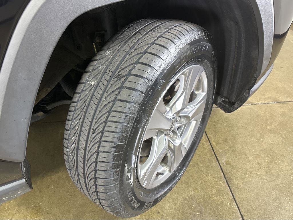 Used 2024 Toyota RAV4 XLE image 9