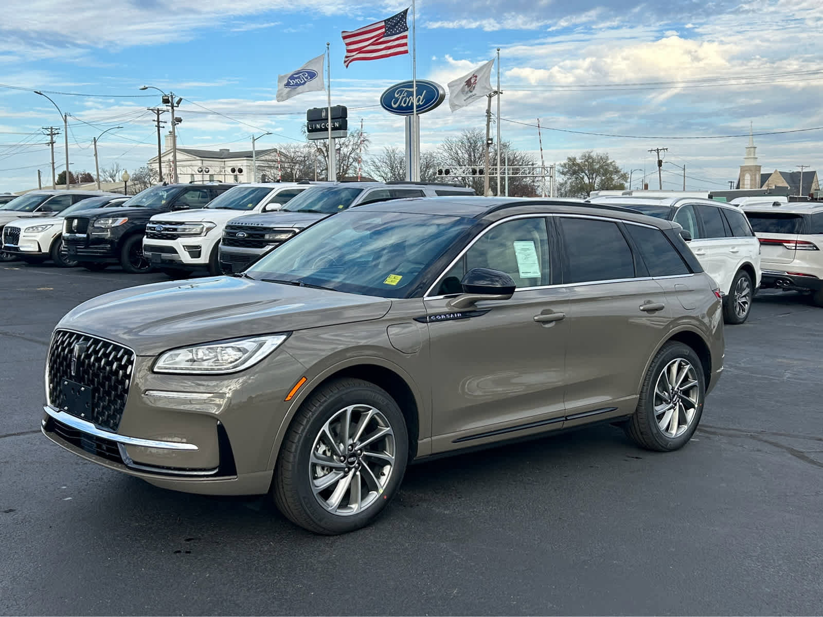 Used 2025 Lincoln Corsair Grand Touring image 3