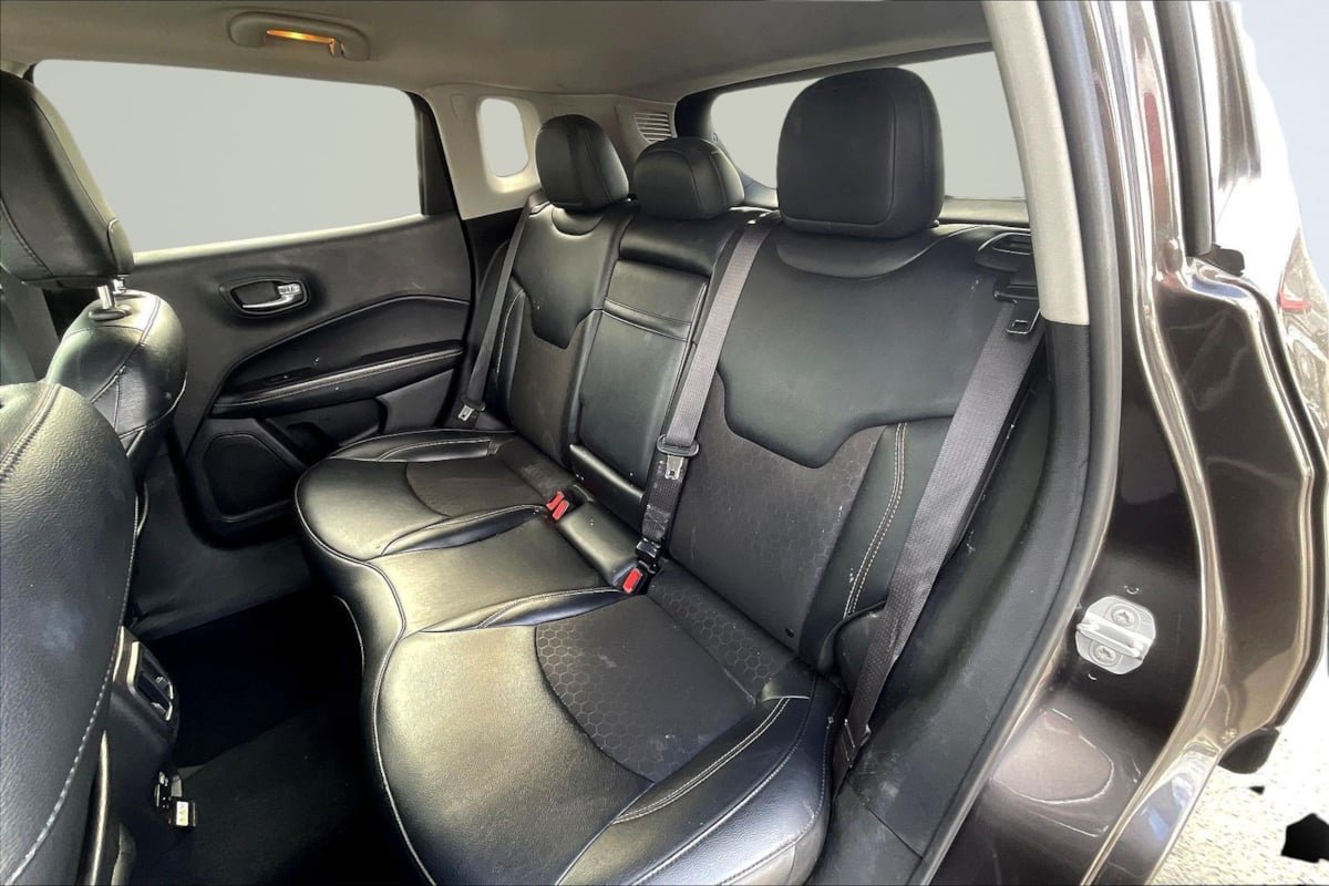 Used 2019 Jeep Compass Latitude w/ Popular Equipment Group FWD image 26