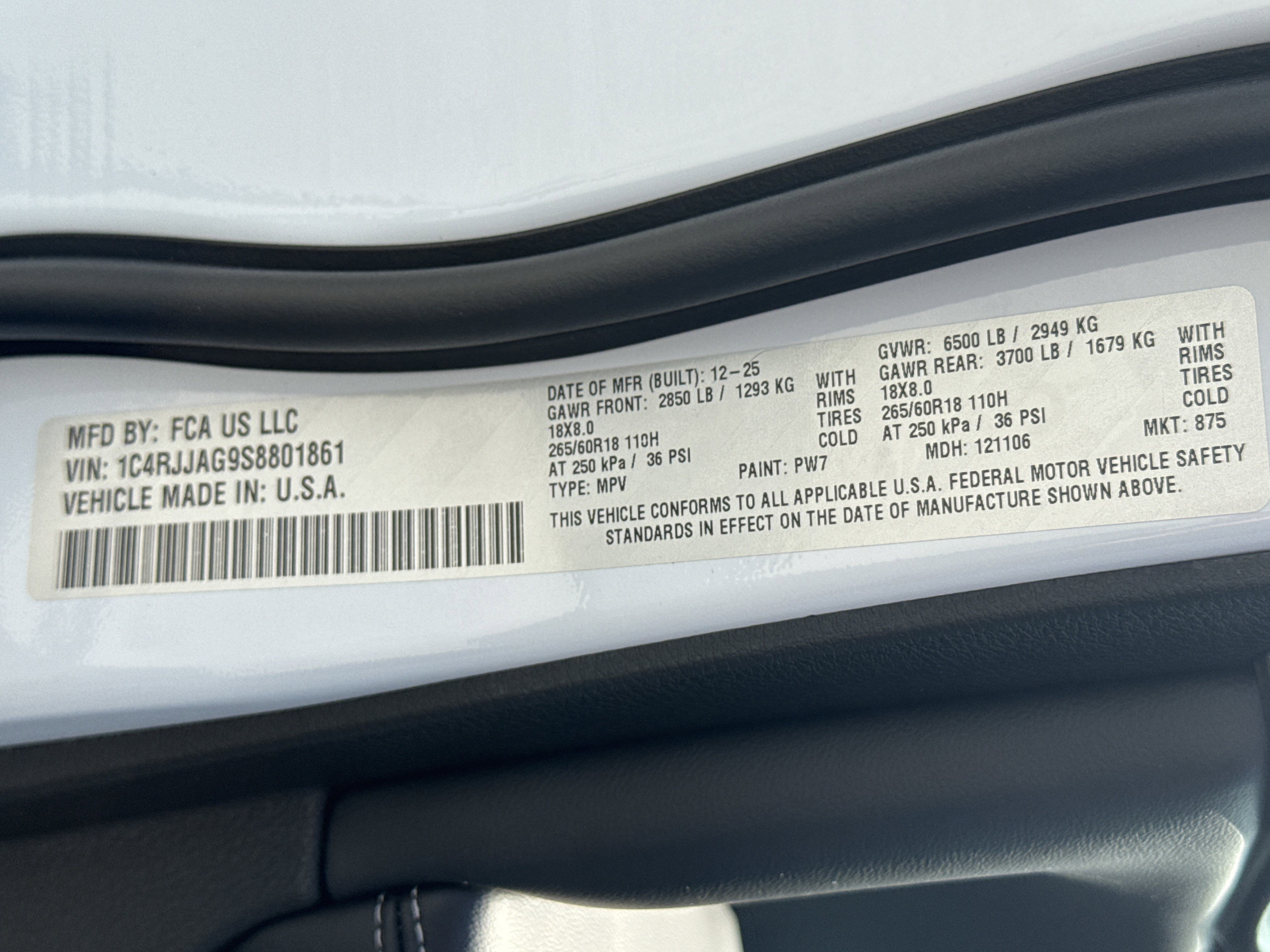 New 2025 Jeep Grand Cherokee L Laredo image 22