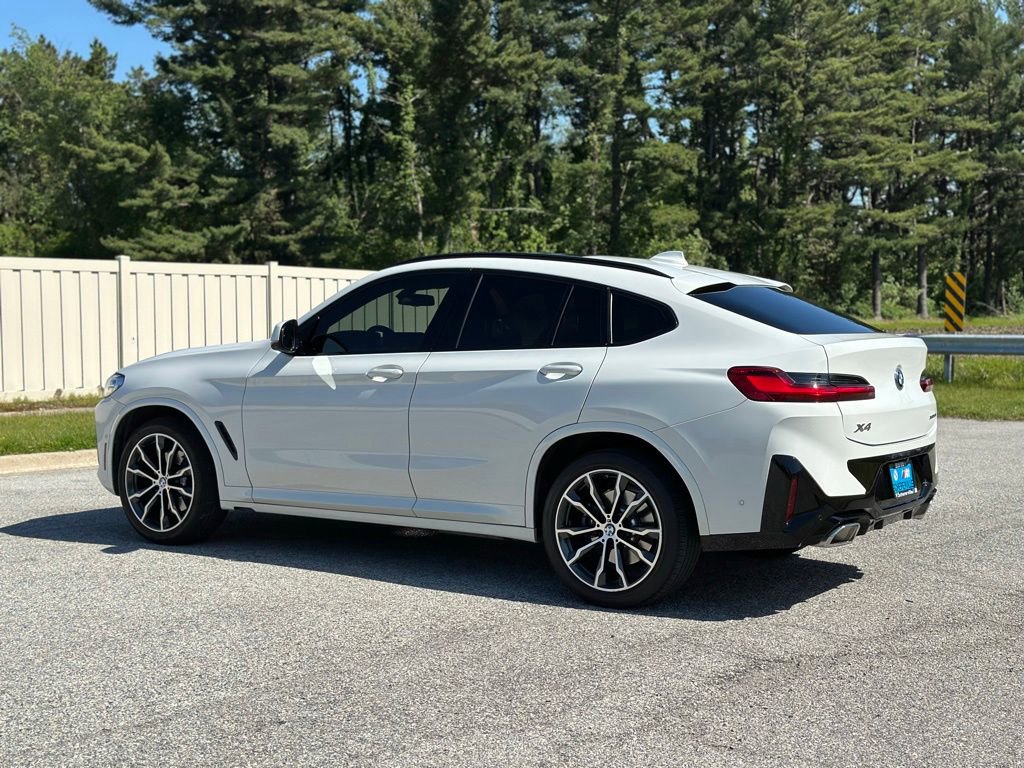 Used 2022 BMW X4 xDrive30i w/ M Sport Package 2 AWD/4WD image 5