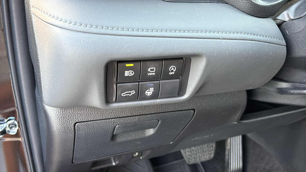 Used 2024 Toyota Highlander Platinum AWD/4WD image 16