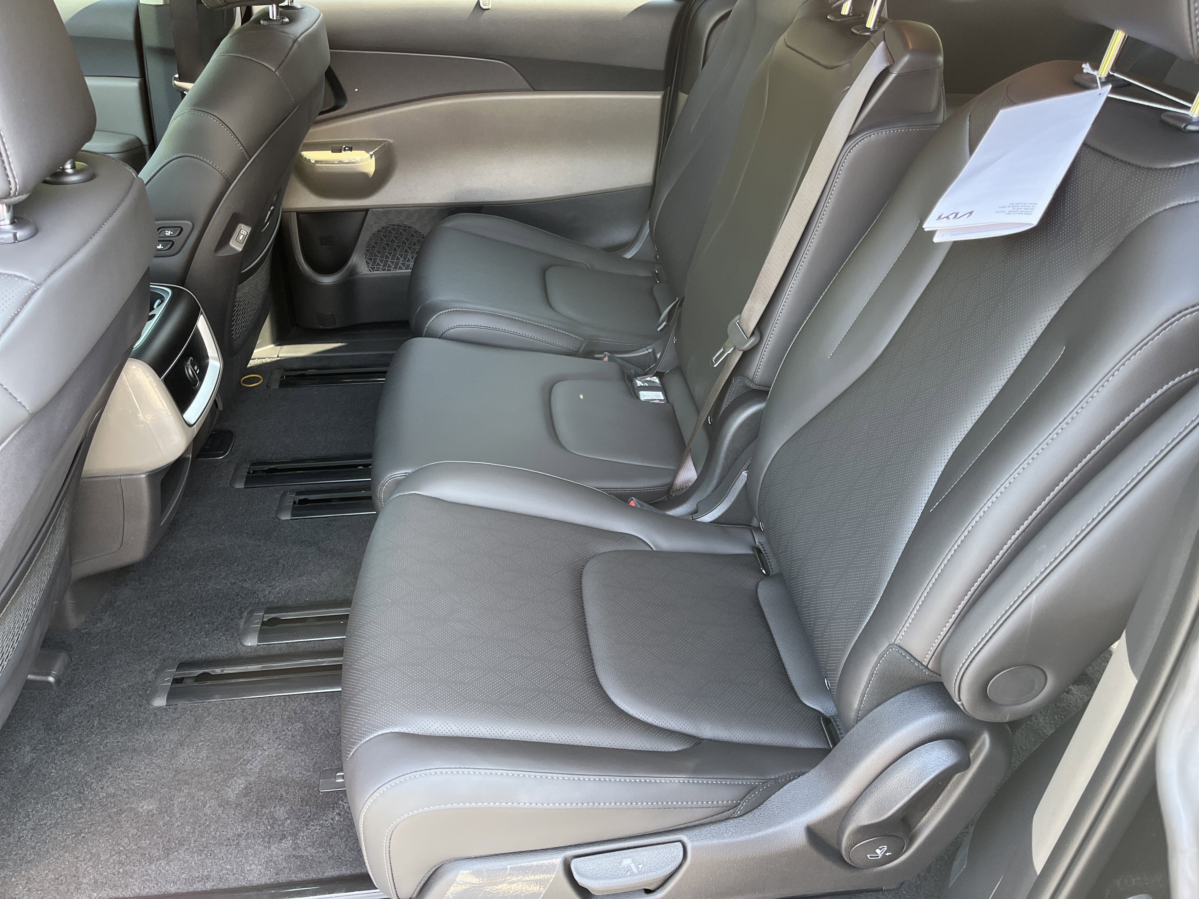 New 2026 Kia Carnival EX image 24