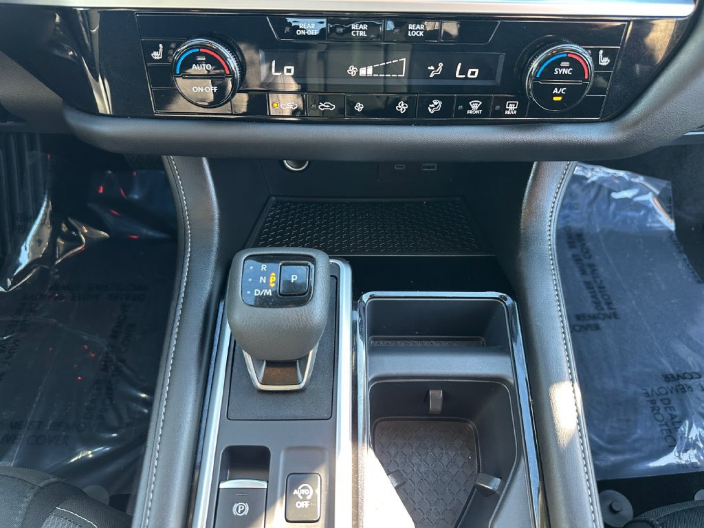 Used 2025 Nissan Pathfinder SV FWD image 20
