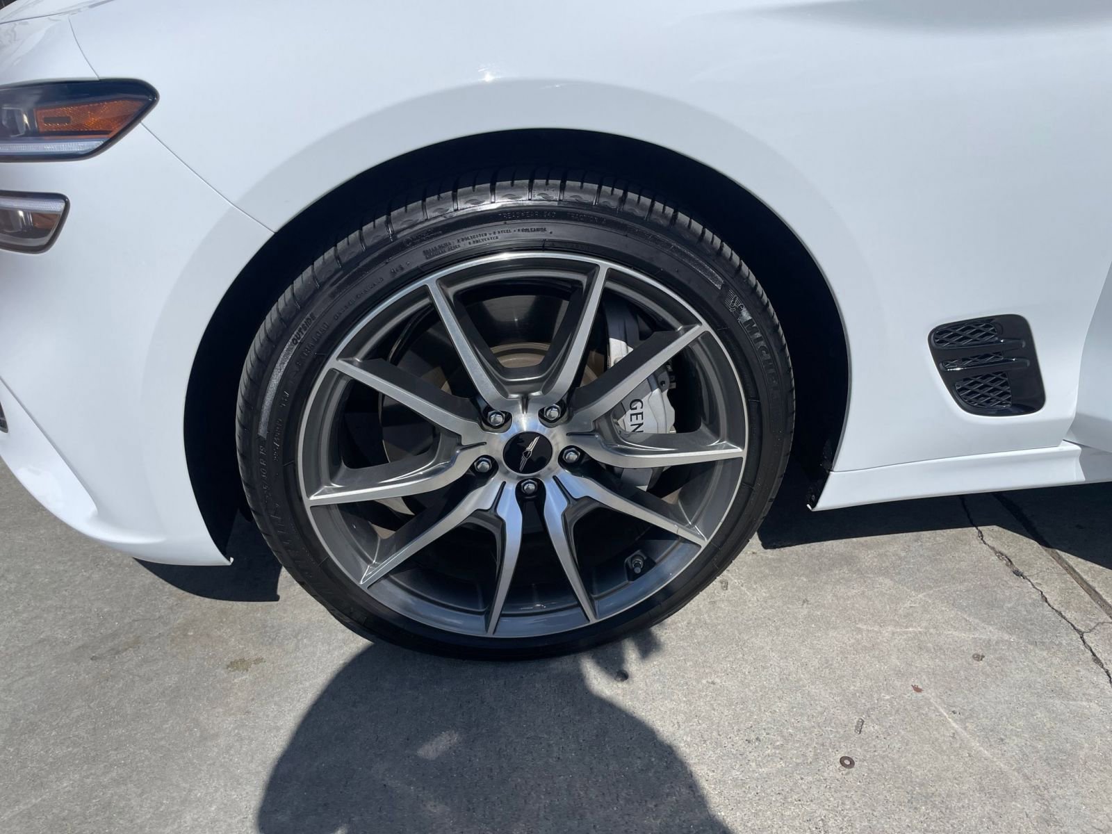 Used 2025 Genesis G70 2.5T image 30