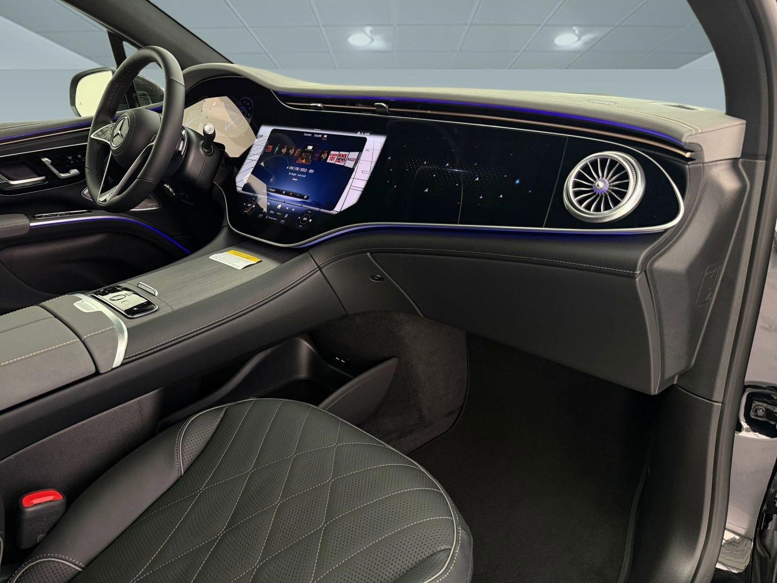 New 2026 Mercedes-Benz EQS 550 4MATIC SUV image 22