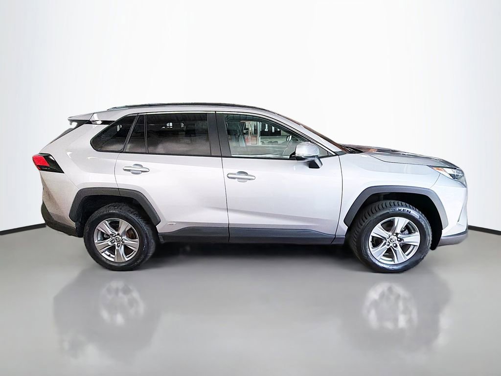 Used 2022 Toyota RAV4 XLE w/ Convenience Package image 8