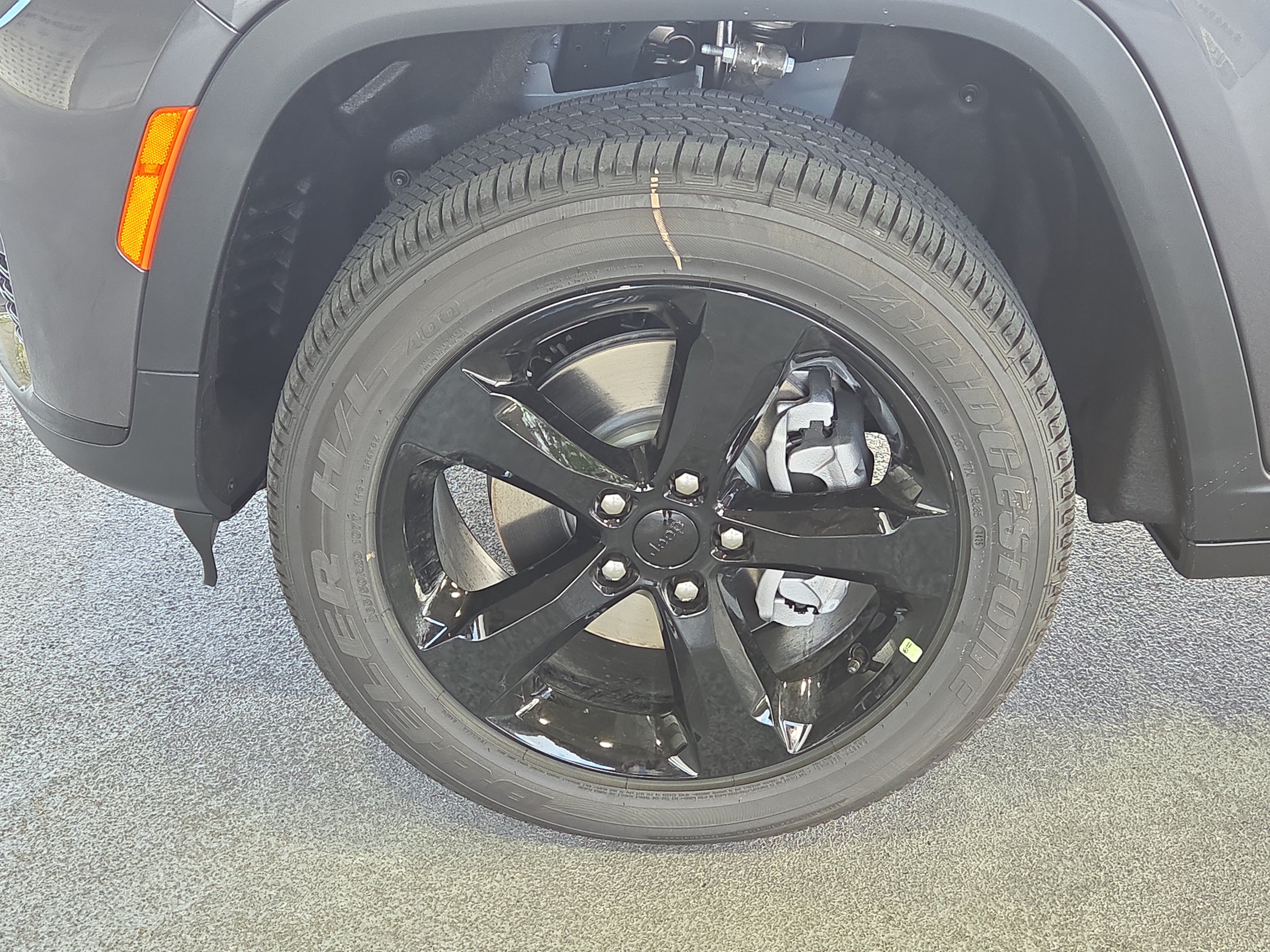 New 2025 Jeep Grand Cherokee L Altitude AWD/4WD image 11