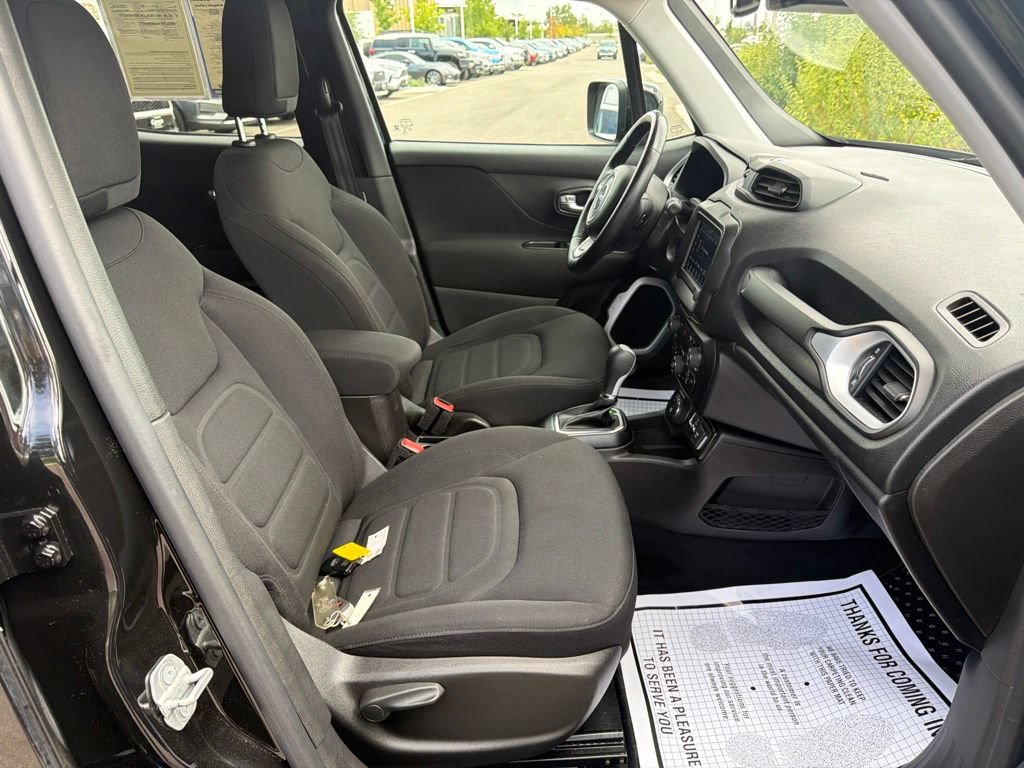 Used 2020 Jeep Renegade Latitude w/ Popular Equipment Group AWD/4WD image 12
