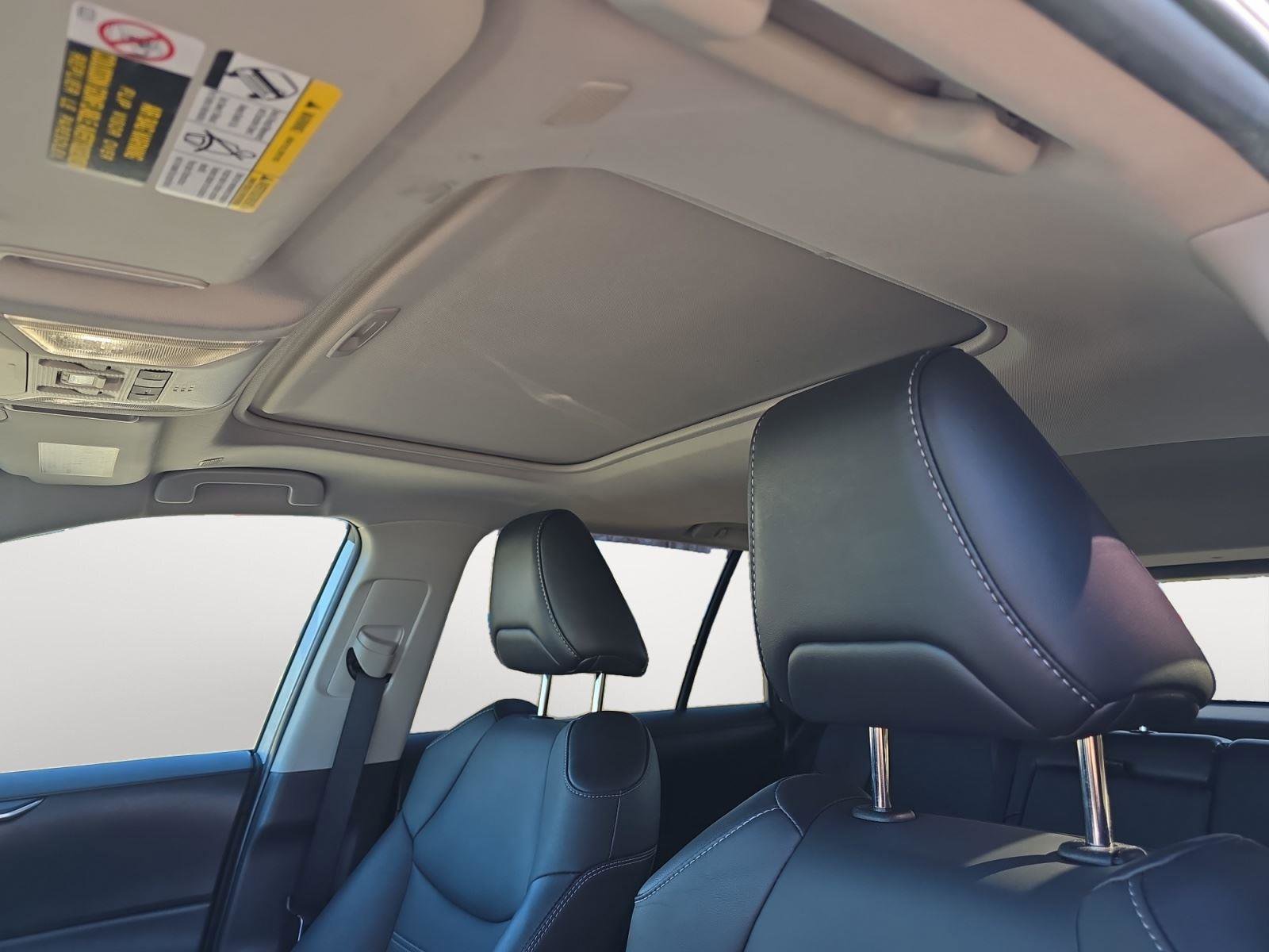 Used 2023 Toyota RAV4 XLE Premium image 15