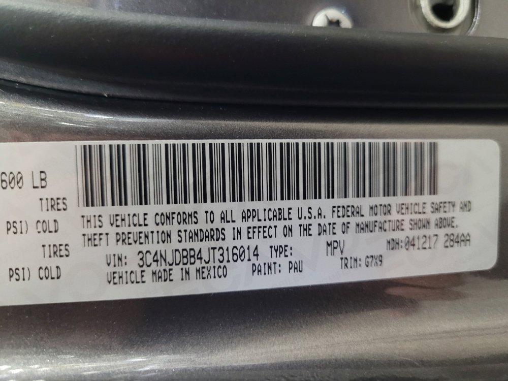 Used 2018 Jeep Compass Latitude AWD/4WD image 33