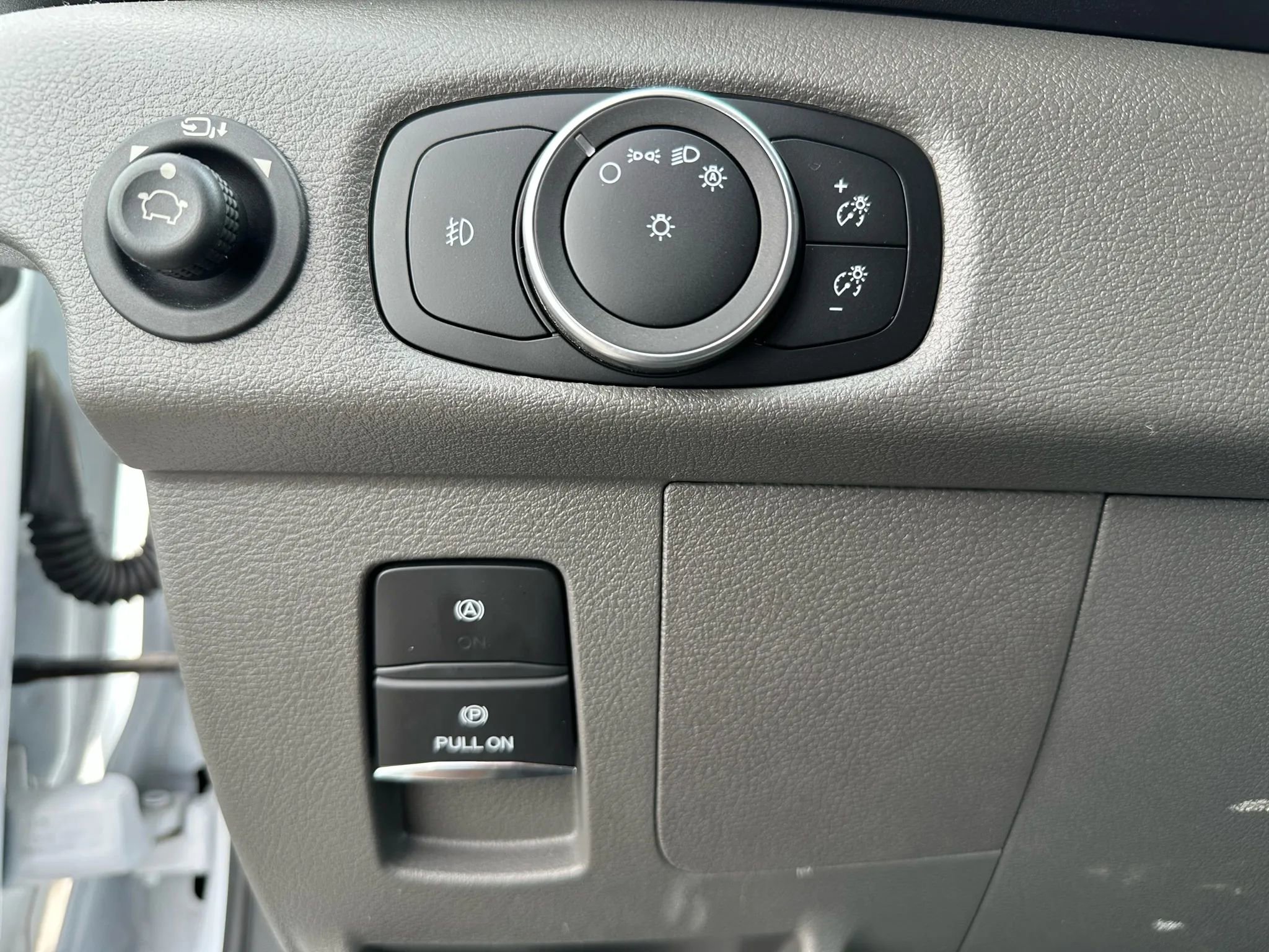 Used 2023 Ford E-Transit Low Roof image 15