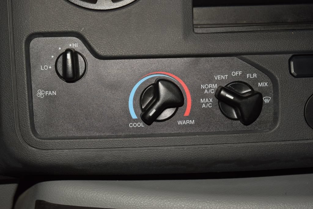 Used 2023 Ford E-450 and Econoline 450 Super Duty w/ Power Windows & Locks Group RWD image 20
