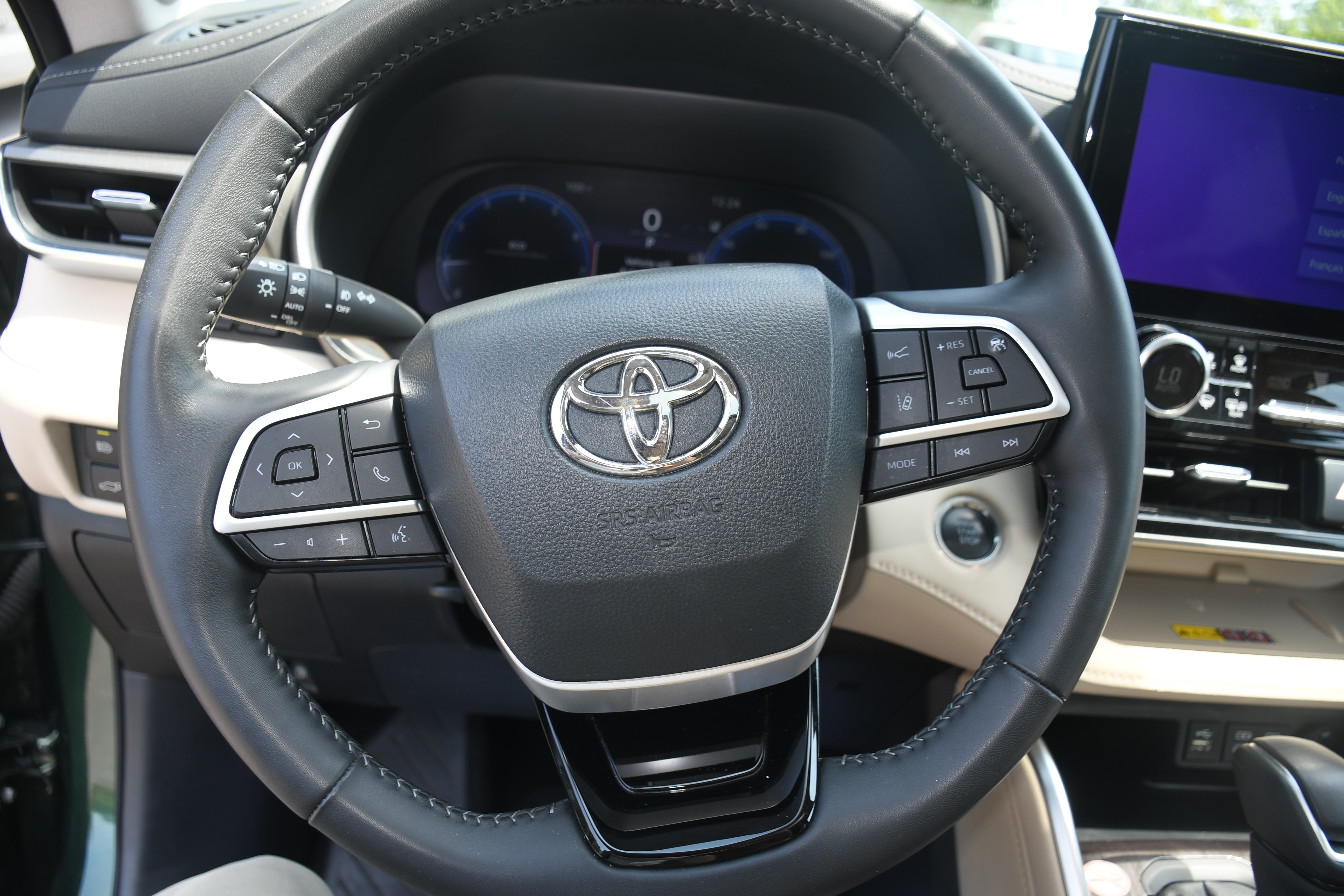 Certified 2025 Toyota Highlander LE AWD/4WD image 14