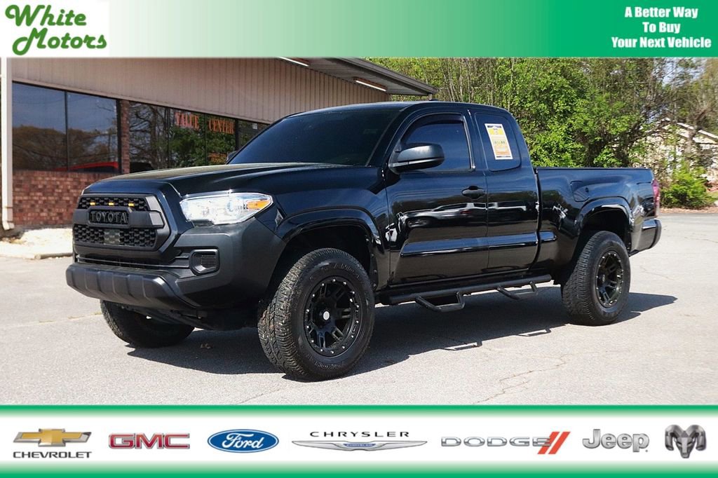 Used 2022 Toyota Tacoma SR image 1