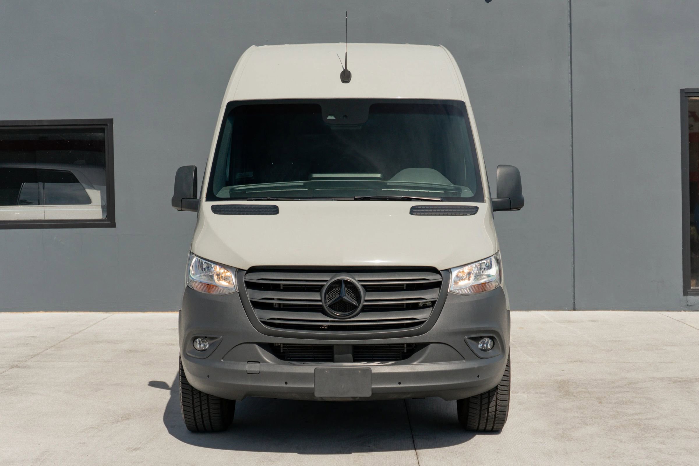 Used 2021 Mercedes-Benz Sprinter 2500 image 4