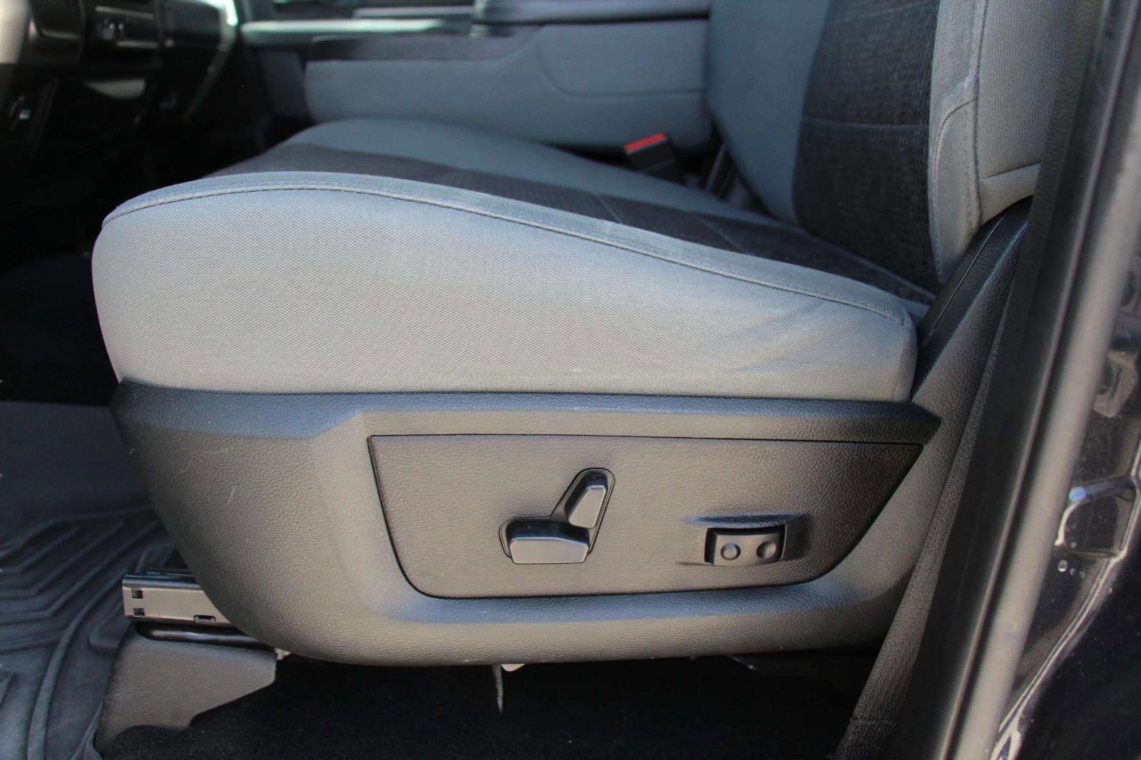 Used 2018 RAM 3500 SLT w/ Protection Group image 19