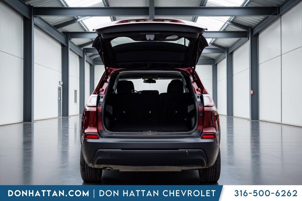 Used 2019 Jeep Cherokee Latitude w/ Popular Appearance Group FWD image 24