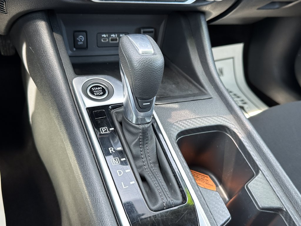 Used 2024 Nissan Sentra SV FWD image 30