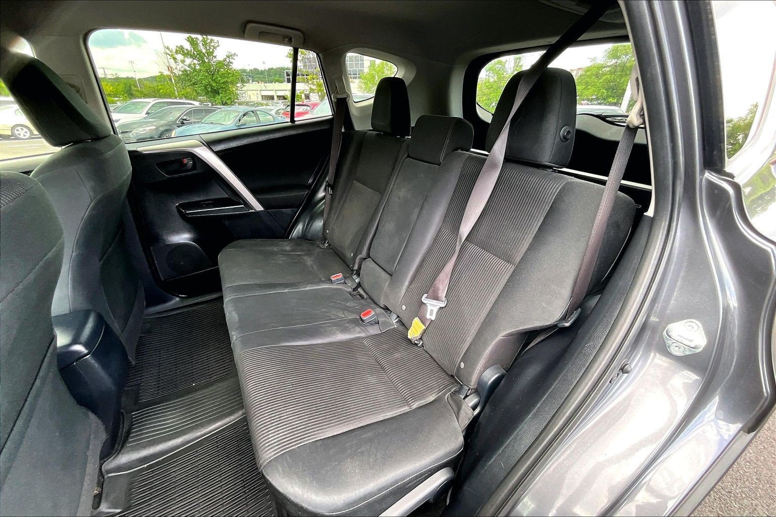 Used 2018 Toyota RAV4 LE w/ All Weather Liner Package AWD/4WD image 24