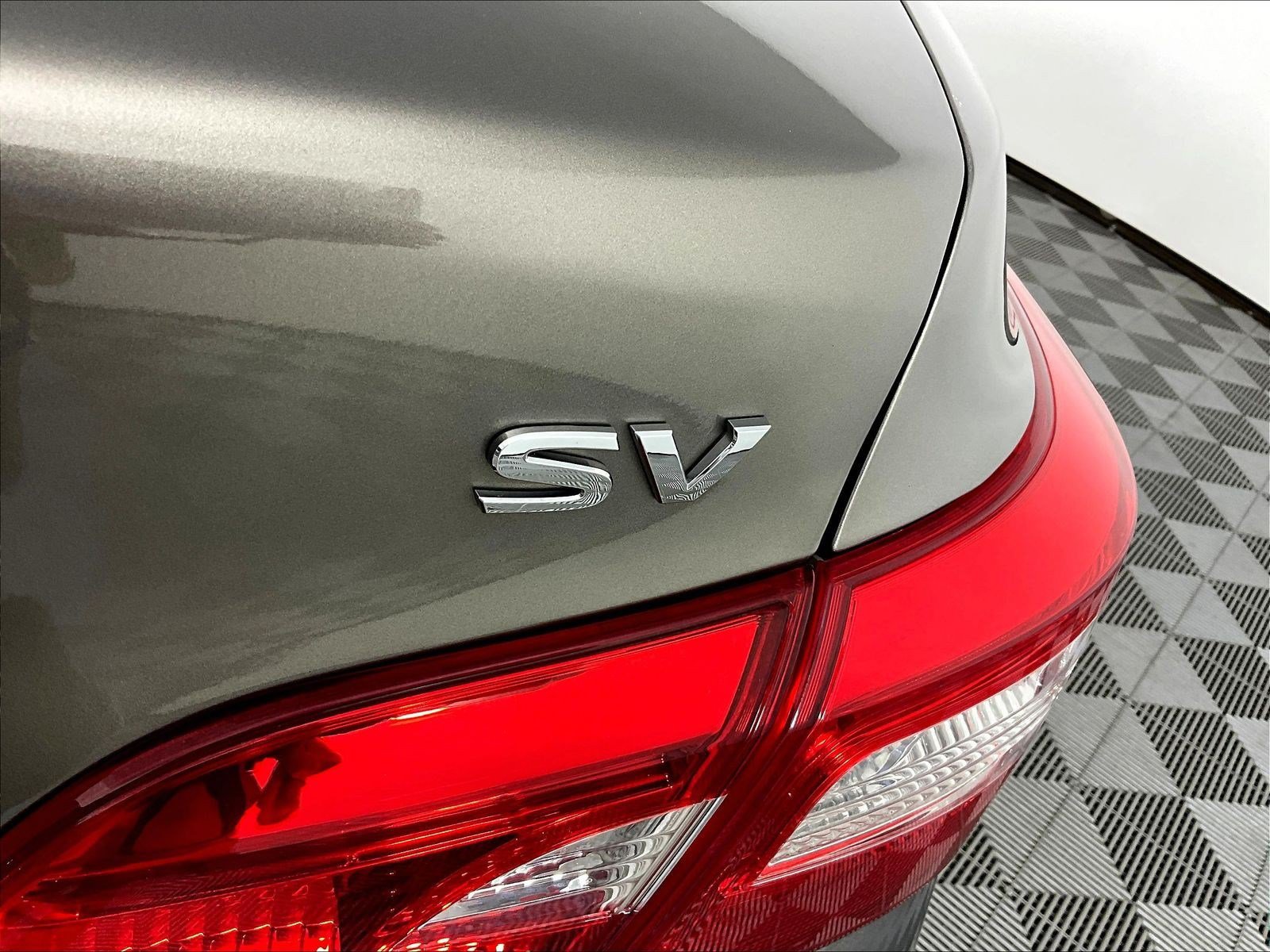 Used 2016 Nissan Sentra SV w/ Style Package FWD image 22