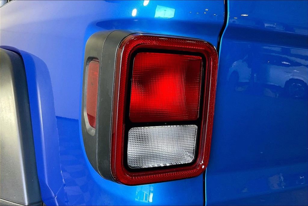 Used 2022 Jeep Gladiator Mojave w/ Trailer Tow Package image 41