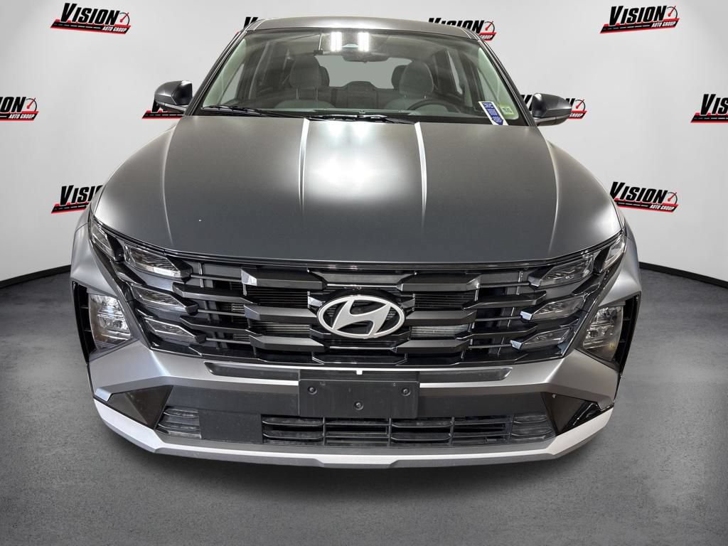 Used 2025 Hyundai Tucson SE AWD/4WD image 2