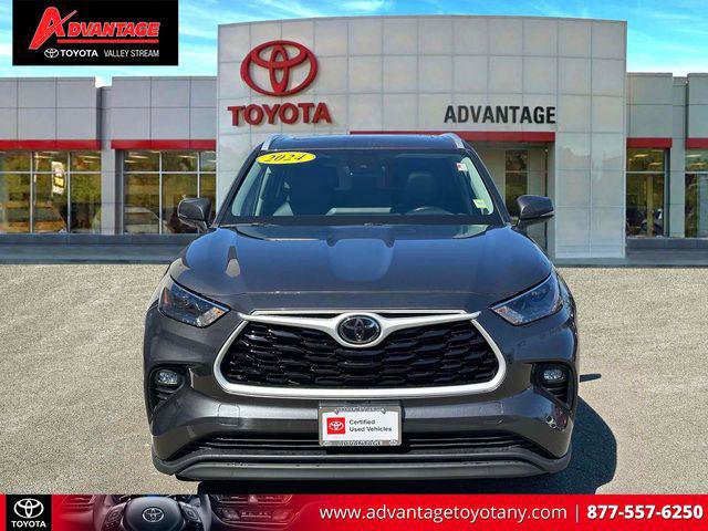 Certified 2024 Toyota Highlander XLE image 2