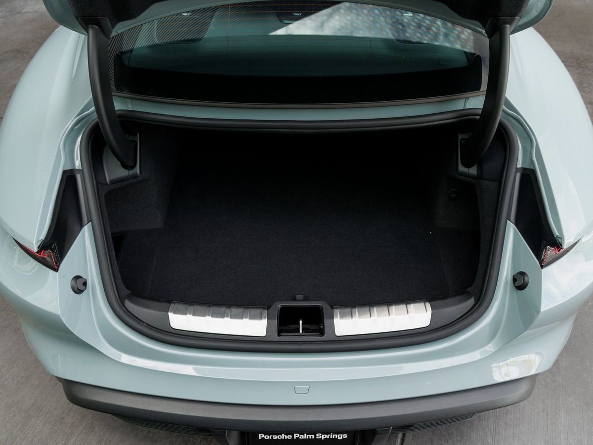 Used 2025 Porsche Taycan image 27