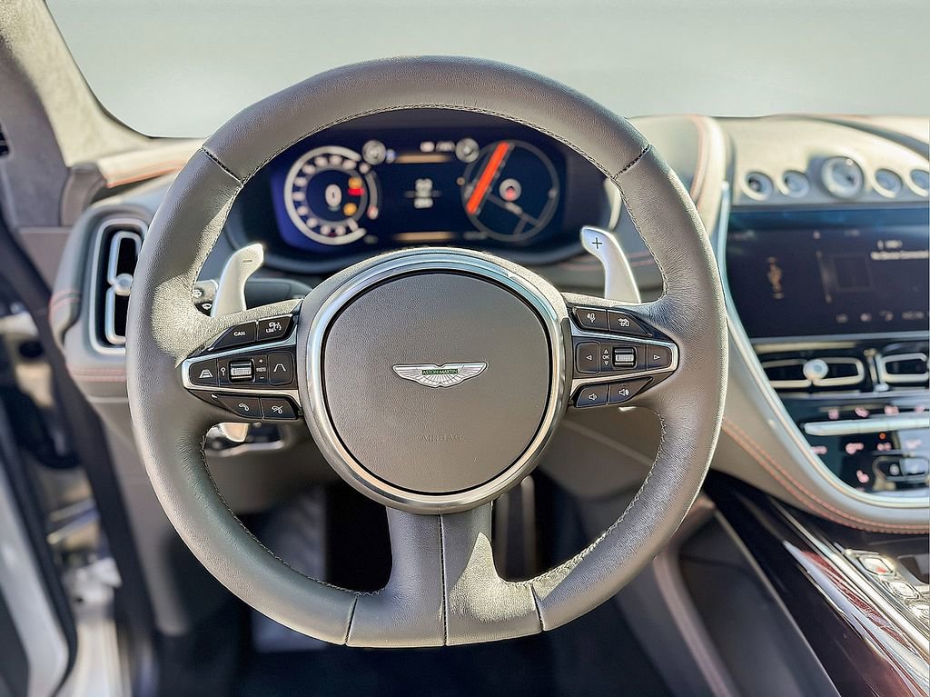 Used 2024 Aston Martin DBX image 23
