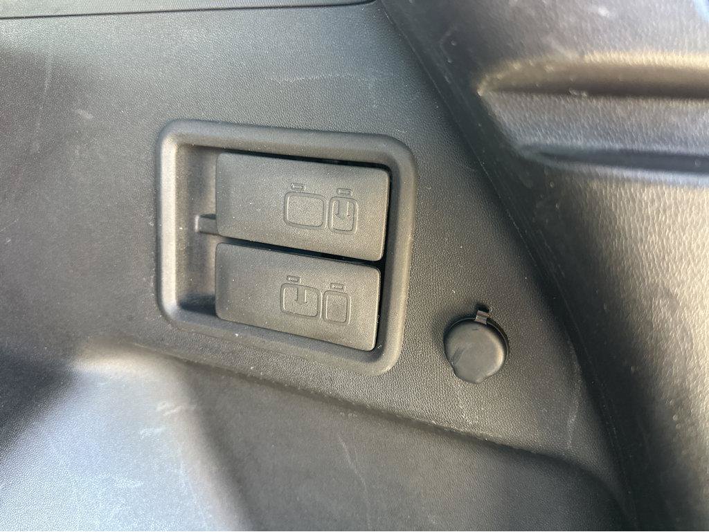 Used 2022 Chevrolet Equinox RS w/ Infotainment Package FWD image 37