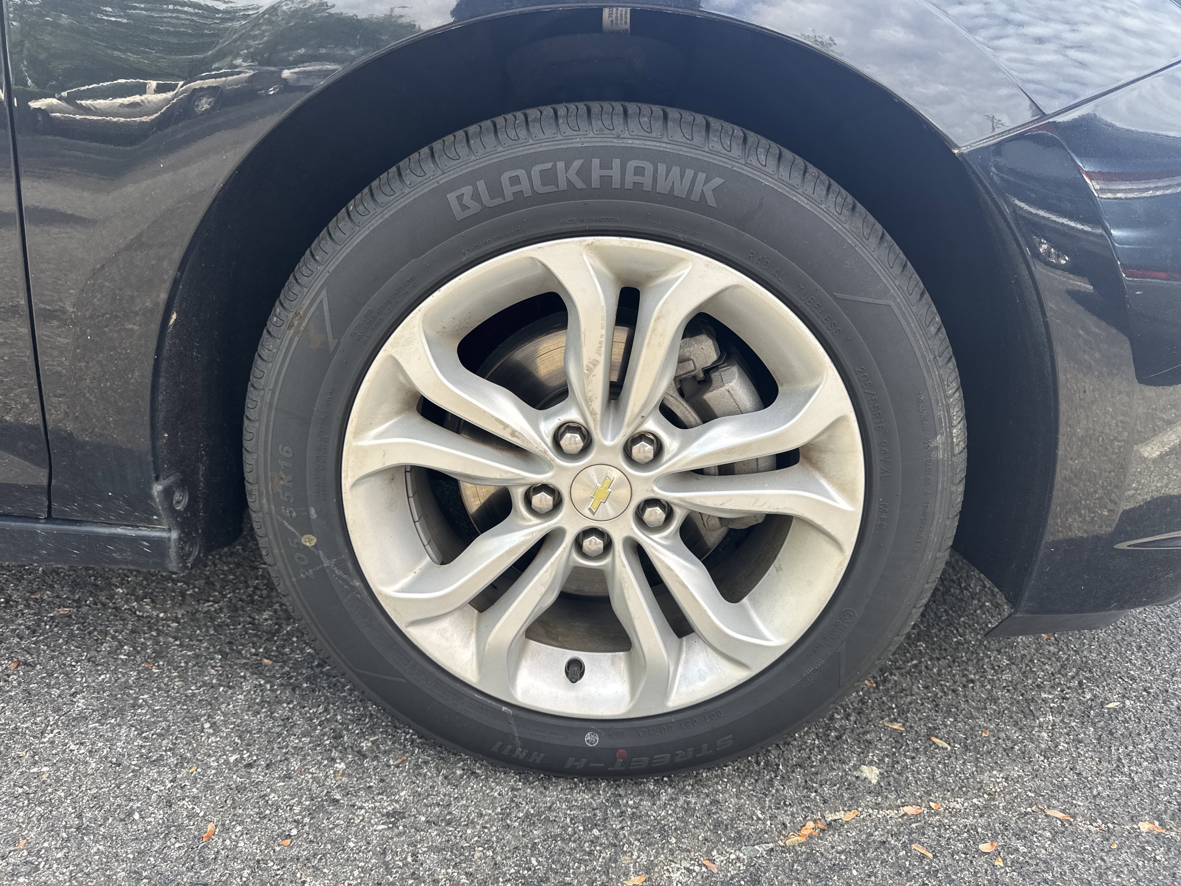 Used 2019 Chevrolet Cruze LT w/ Convenience Package image 12