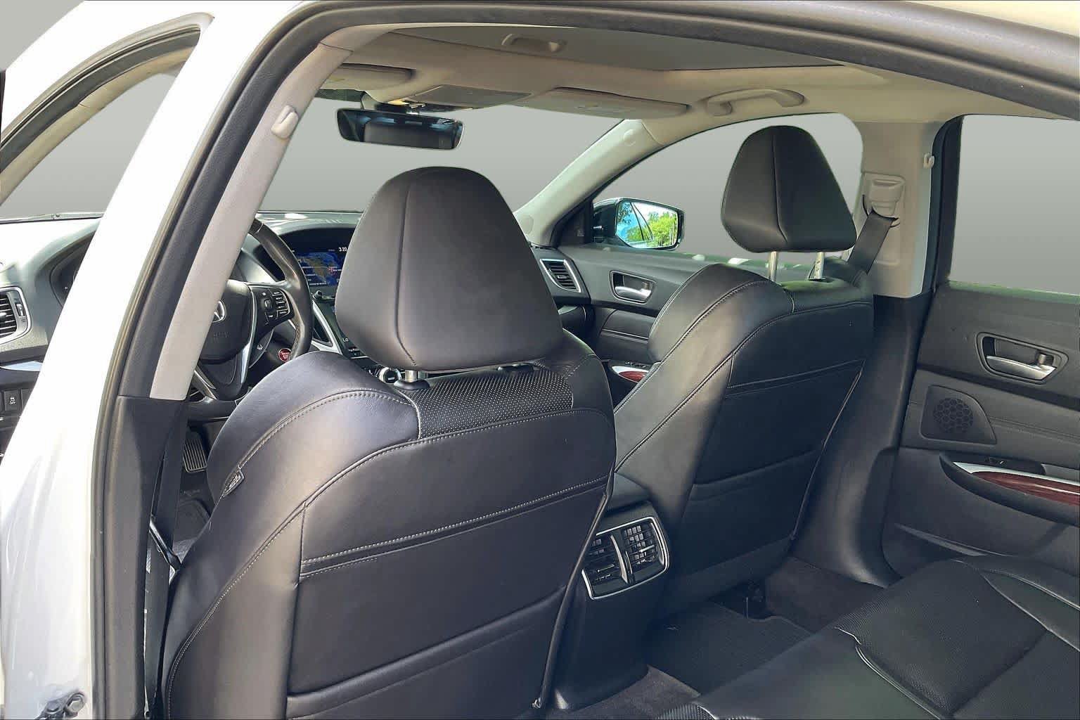 Used 2015 Acura TLX w/ Technology Package FWD image 21