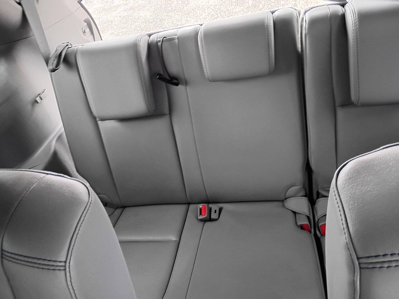 Used 2016 Toyota Highlander XLE AWD/4WD image 30
