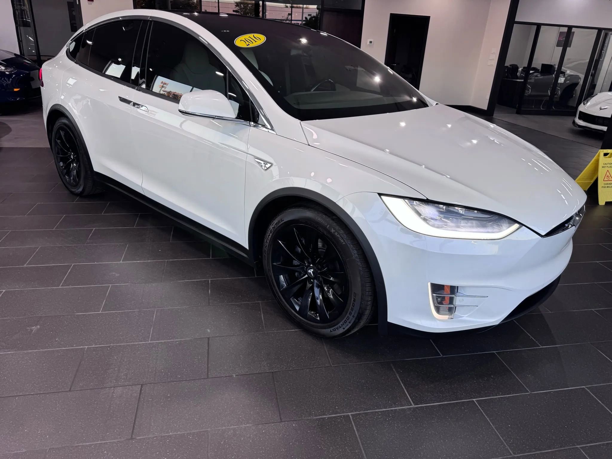 Used 2016 Tesla Model X 90D image 7