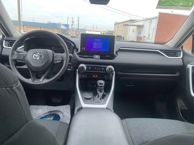 Used 2025 Toyota RAV4 XLE image 26