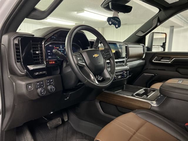 Certified 2024 Chevrolet Silverado 2500 High Country w/ High Country Premium Package AWD/4WD image 10