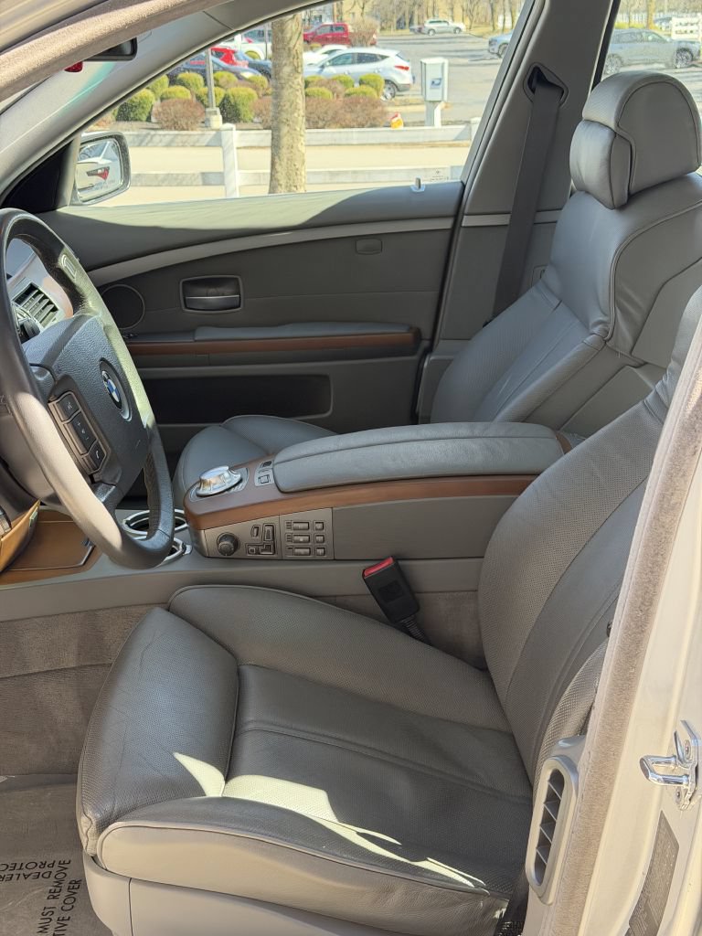 Used 2002 BMW 745i RWD image 19