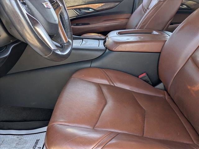 Used 2020 Cadillac Escalade Luxury image 14