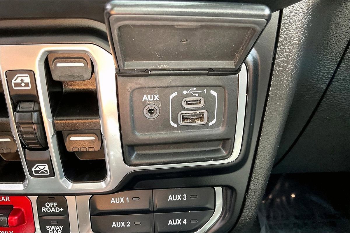 Used 2023 Jeep Wrangler Unlimited Rubicon image 31
