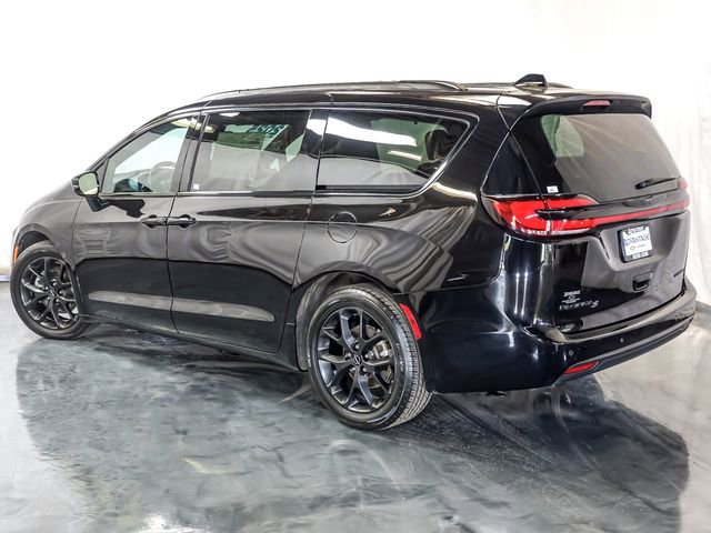 Used 2025 Chrysler Pacifica Limited FWD image 9