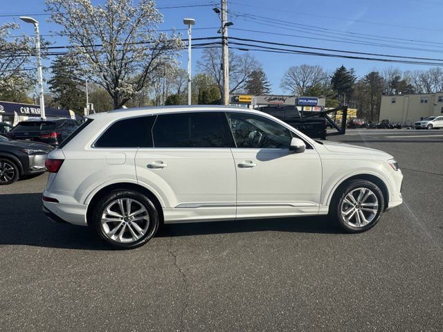 Certified 2025 Audi Q7 2.0T Premium AWD/4WD image 4