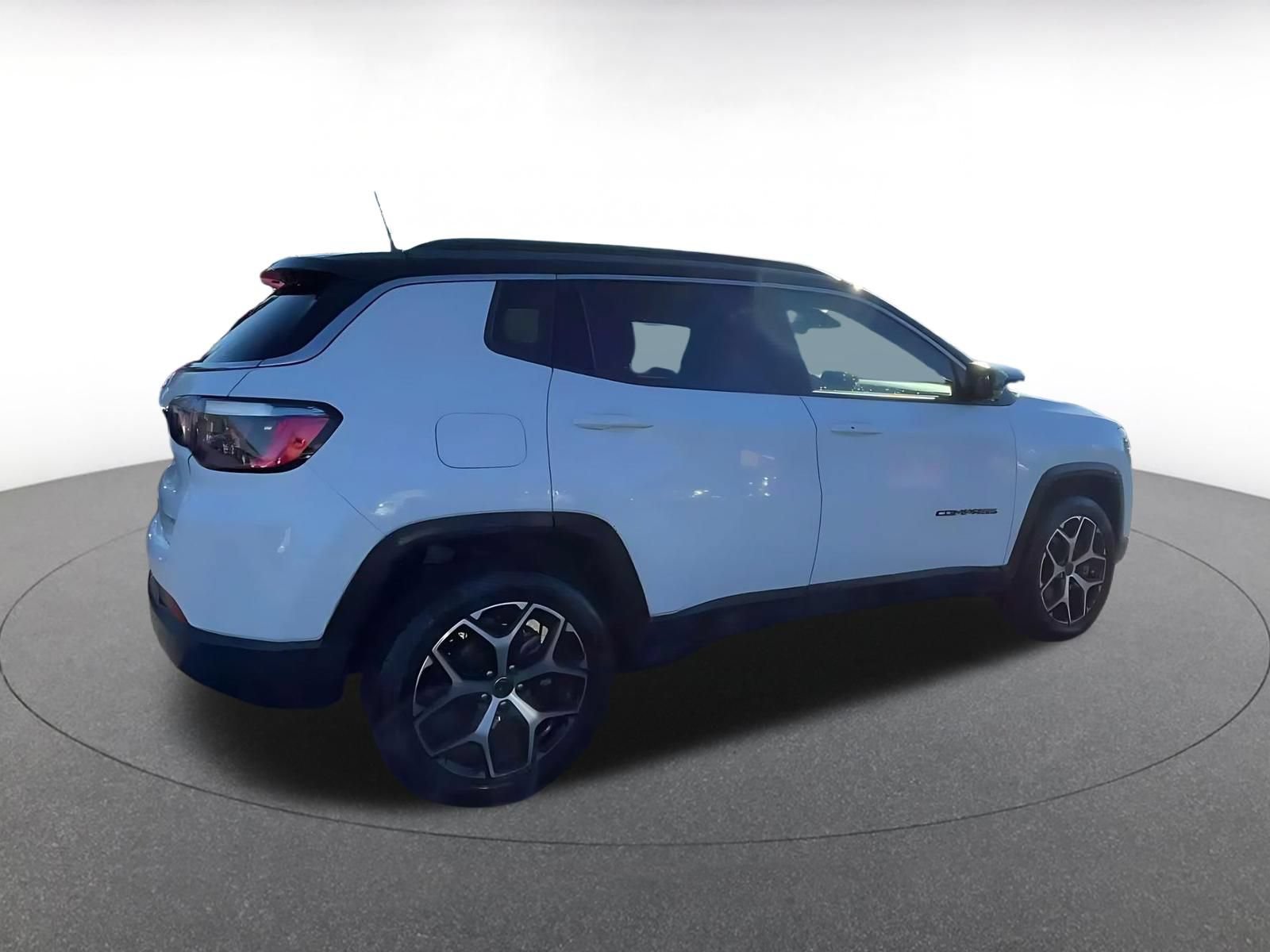 Used 2025 Jeep Compass Limited AWD/4WD image 14