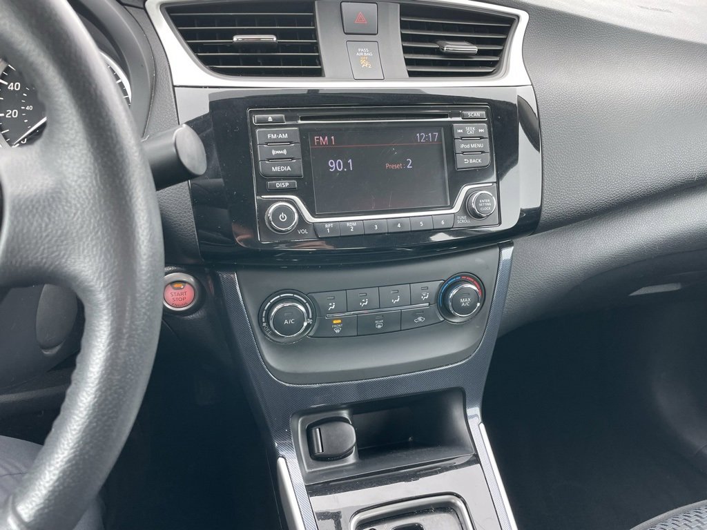 Used 2017 Nissan Sentra SR w/ SR Midnight Edition image 10