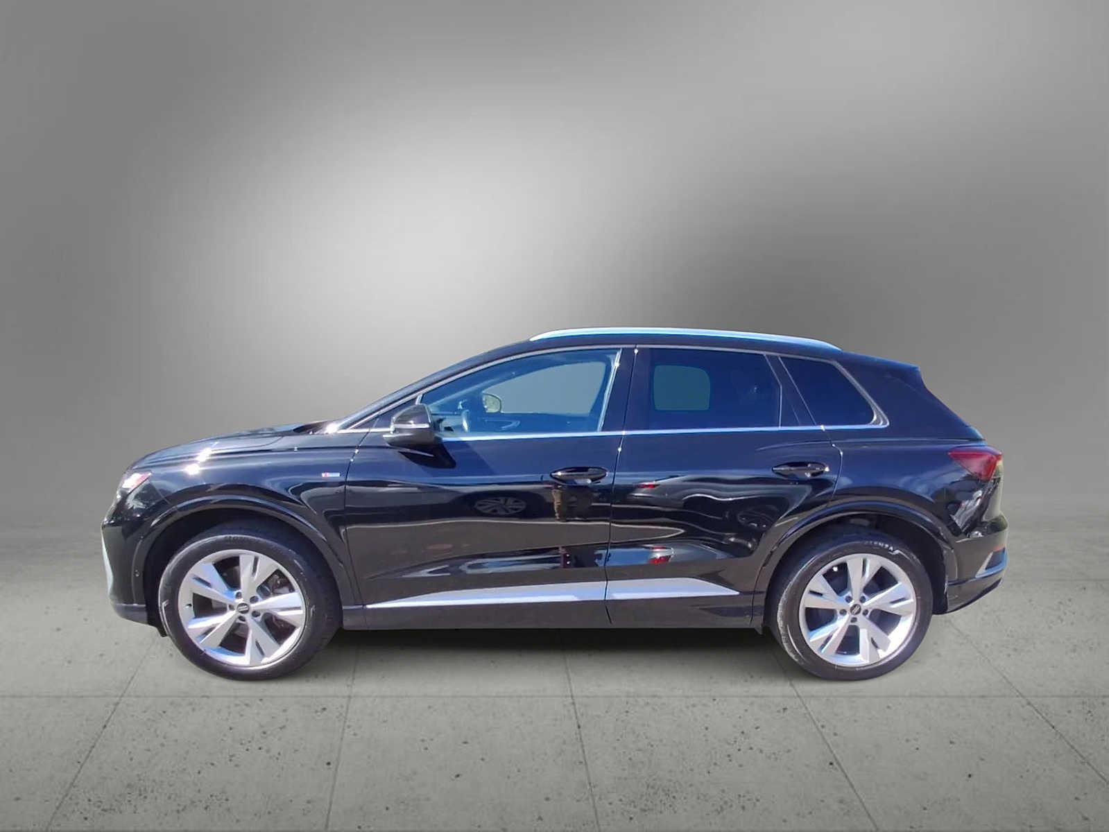 Certified 2023 Audi Q4 e-tron Premium Plus w/ Premium Plus AWD/4WD image 5